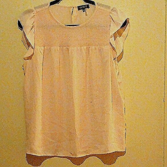 1. STATE WOMEN'S TOP - Picture 1 of 5